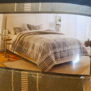 Full Queen Flannel comforter set (3 pieces)